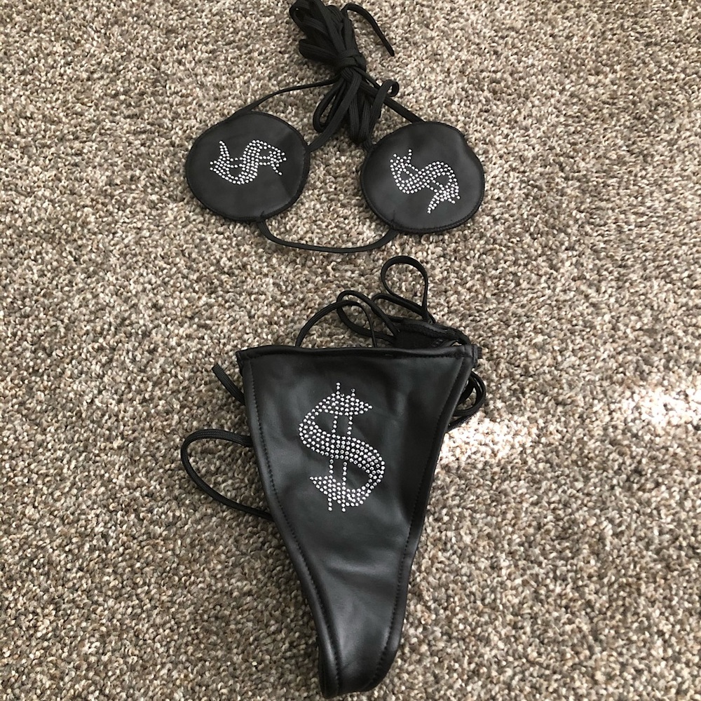 Dolls Kill Costume , Giving X Tina Vibes